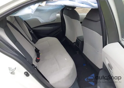 2020 Toyota Corolla Le z USA, uszkodzony, nr VIN JTDEPRAEXLJ013241